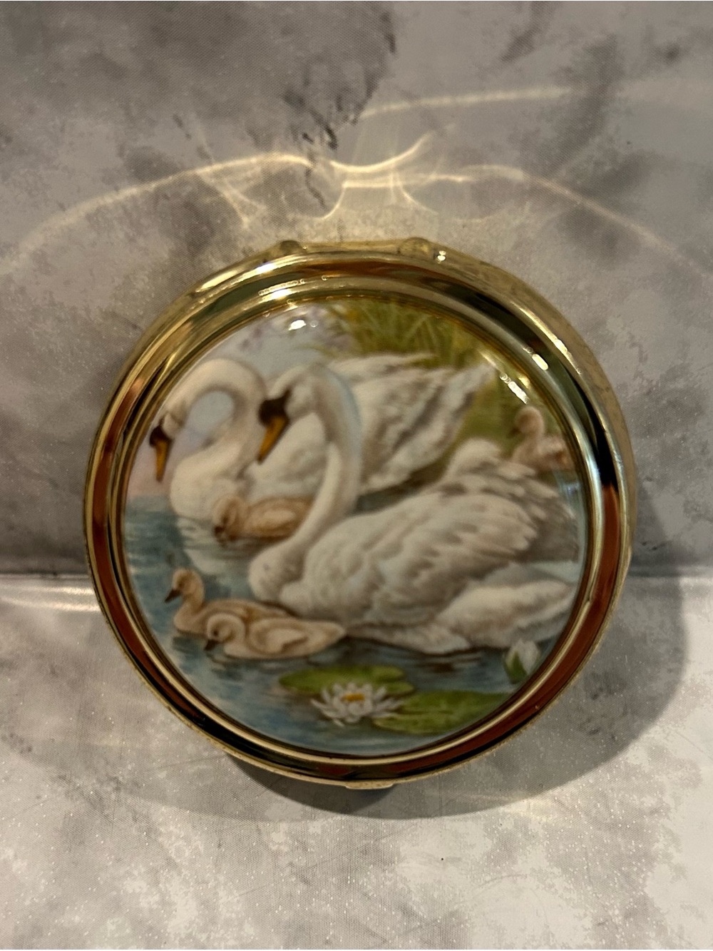 Vintage Style Gold Compact Medicine/Cosmetic Case with Swan Scene